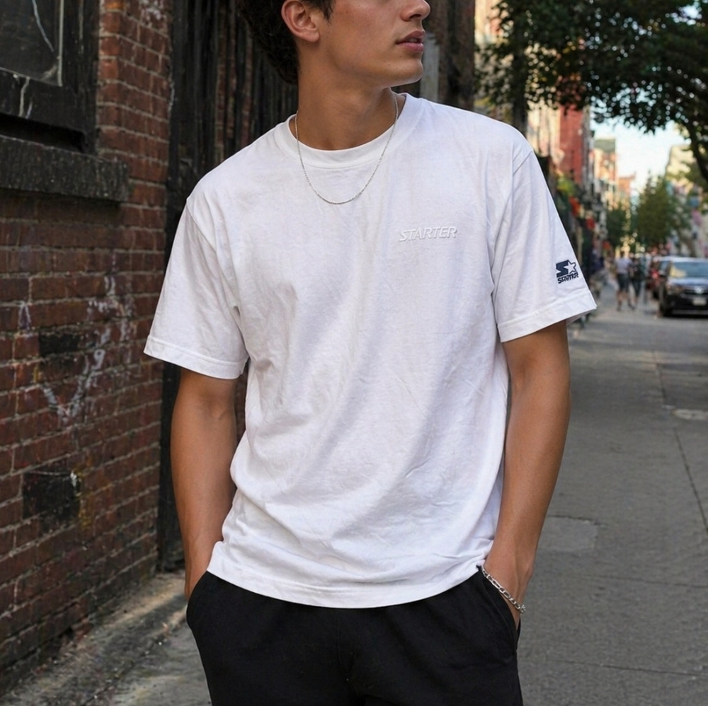 Starter White Embroidered Logo Tee Size M | Classic Cotton Short Sleeve Shirt